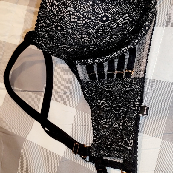 VS Bra - Picture 3 of 4